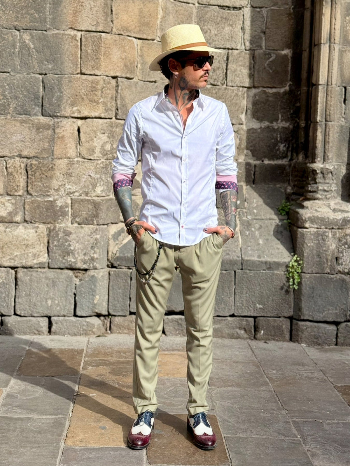 Camisa branca Cerchio, punho com detalhes em castanho