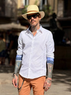 Camisa branca Cerchio com punho e detalhes em azul