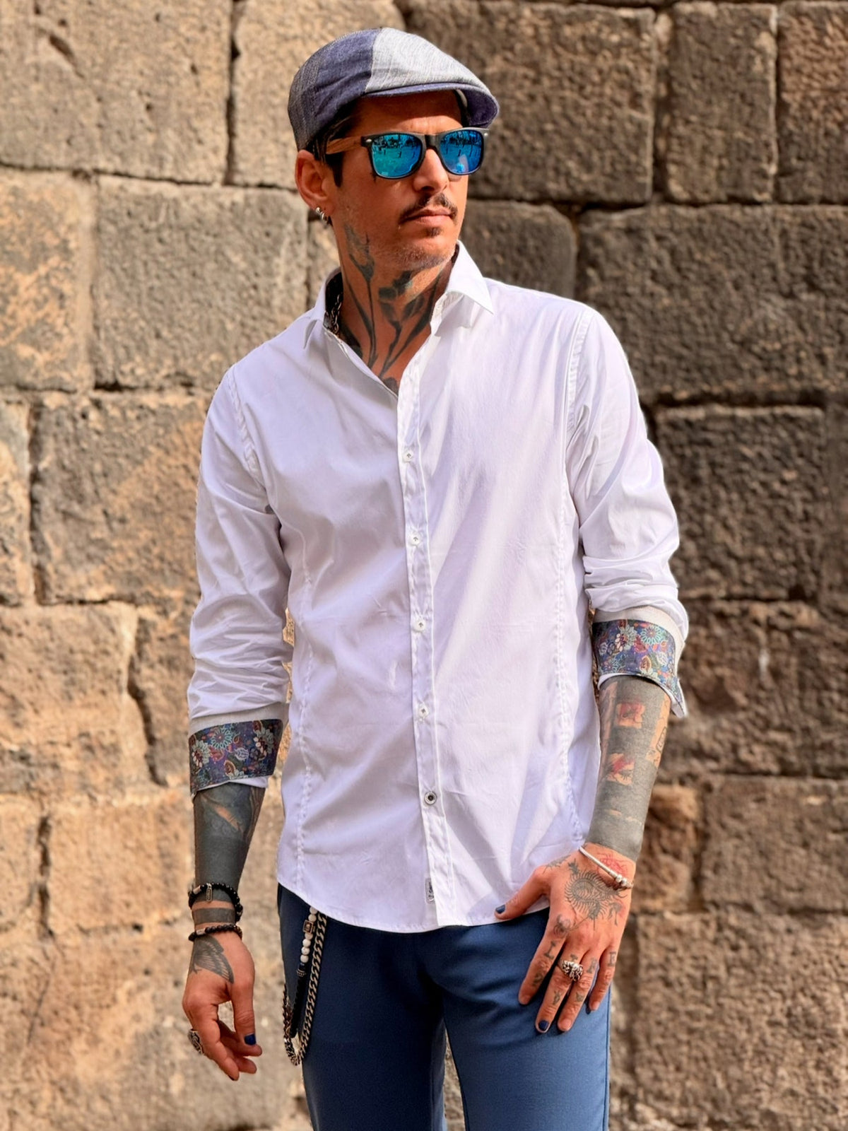 Camisa Branca Eterna punho detalhes em verde