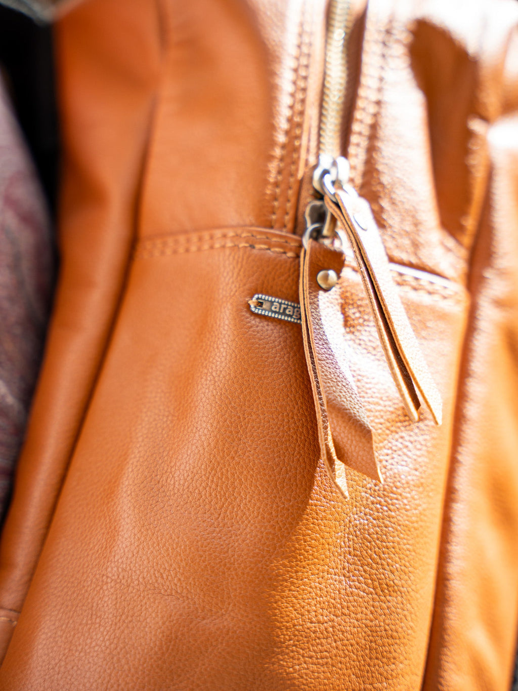 Mochila de tiracolo Arabag 350 em pele