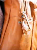 Mochila de tiracolo Arabag 350 em pele